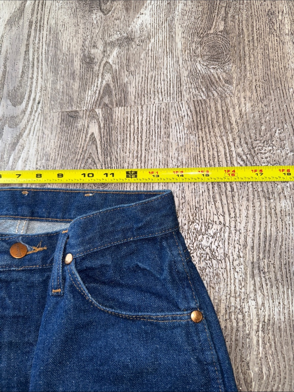 Wrangler Dark Blue Relaxed Fit Men's Jeans - Picture 5 of 8